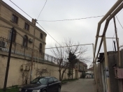 Satılır 5 otaqlı 3.8 m2 həyət evi Babək Plaza