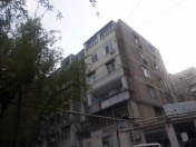 Satılır 2 otaqlı 55 m2 köhnə tikili Gənclik m.