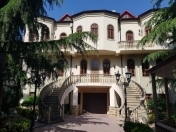 Satılır 10 otaqlı 600 m2 villa 8 mkr