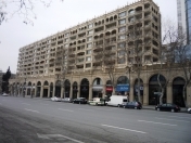 İcarəyə verilir 3 otaqlı 120 m2 köhnə tikili Sahil m.