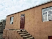Satılır 4 otaqlı 120 m2 həyət evi Binə