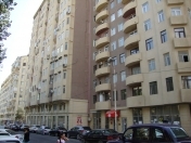 Satılır 3 otaqlı 140 m2 yeni tikili Nizami m.