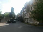Satılır 2 otaqlı 55 m2 köhnə tikili Xalqlar Dostluğu m.