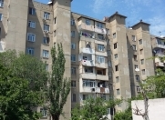 Satılır 4 otaqlı 90 m2 köhnə tikili Sərhədçi İdman kompleksi