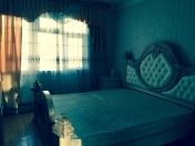 Satılır 3 otaqlı 100 m2 köhnə tikili Gənclik m.