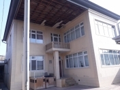 Satılır 5 otaqlı 300 m2 həyət evi Əhmədli m.