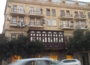 Satılır 3 otaqlı 128 m2 köhnə tikili Azneft meydanı