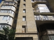 İcarəyə verilir 3 otaqlı 100 m2 köhnə tikili İçəri Şəhər m.