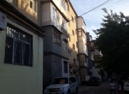 İcarəyə verilir 3 otaqlı 70 m2 köhnə tikili Heydər Əliyev Mərkəzi