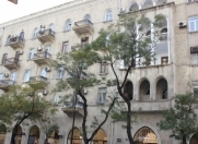 İcarəyə verilir 2 otaqlı 84 m2 köhnə tikili Sahil m.