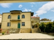 Satılır 4 otaqlı 460 m2 bağ evi Novxanı