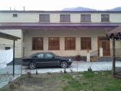 İcarəyə verilir 4 otaqlı 150 m2 həyət evi Qax