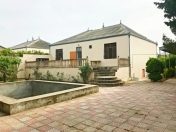 Satılır 4 otaqlı 1200 m2 bağ evi Buzovna