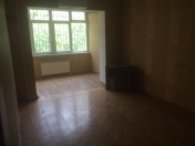 Satılır 3 otaqlı 77 m2 köhnə tikili 7 mkr