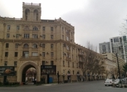 İcarəyə verilir 2 otaqlı 74 m2 köhnə tikili Qış parkı