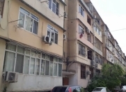 Satılır 4 otaqlı 100 m2 köhnə tikili Binəqədi r.
