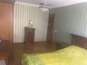 Satılır 3 otaqlı 82 m2 köhnə tikili İnşaatçılar m.