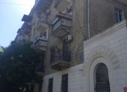 Satılır 2 otaqlı 60 m2 köhnə tikili Nəriman Nərimanov parkı