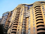İcarəyə verilir 4 otaqlı 170 m2 yeni tikili Gənclik m.