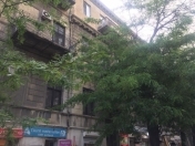 Satılır 5 otaqlı 235 m2 köhnə tikili Nizami m.