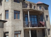 Satılır 7 otaqlı 300 m2 villa Sulutəpə