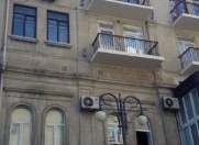 Satılır 2 otaqlı 45 m2 köhnə tikili Four Seasons otel