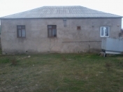 Satılır 4 otaqlı 130 m2 həyət evi Türkan