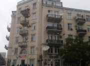 İcarəyə verilir 2 otaqlı 45 m2 köhnə tikili Tibb Universiteti