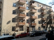 İcarəyə verilir 1 otaqlı 40 m2 köhnə tikili İçəri Şəhər m.
