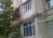 Satılır 2 otaqlı 60 m2 köhnə tikili Dövlət Statistika Komitəsi