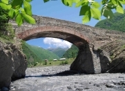 İcarəyə verilir 3 otaqlı 120 m2 bağ evi Qax