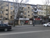 Satılır 1 otaqlı 35 m2 köhnə tikili Yasamal r.