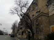 Satılır 3 otaqlı 98 m2 köhnə tikili Tibb Universiteti