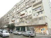 Satılır 2 otaqlı 54 m2 köhnə tikili Elmlər Akademiyası m.