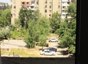 Satılır 3 otaqlı 75 m2 köhnə tikili Bakıxanov