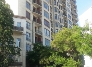 İcarəyə verilir 5 otaqlı 170 m2 obyekt Axundov bağı