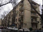 Satılır 3 otaqlı 110 m2 köhnə tikili Axundov bağı