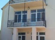 İcarəyə verilir 12 otaqlı 250 m2 bağ evi Xaçmaz