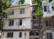 Satılır 2 otaqlı 42 m2 köhnə tikili İncəsənət və Mədəniyyət Un.