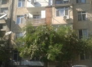 Satılır 2 otaqlı 50 m2 köhnə tikili Gənclik m.