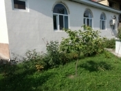 İcarəyə verilir 3 otaqlı 600 m2 həyət evi Şəki