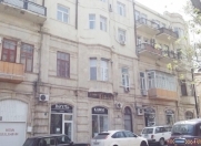 İcarəyə verilir 3 otaqlı 70 m2 köhnə tikili Sahil m.