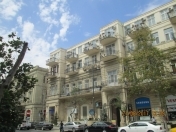 İcarəyə verilir 3 otaqlı 110 m2 köhnə tikili Qara Qarayev m.