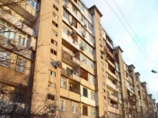Satılır 4 otaqlı 90 m2 köhnə tikili Xalqlar Dostluğu m.