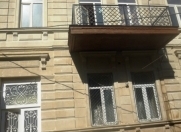 Satılır 8 otaqlı 214 m2 obyekt Nizami m.