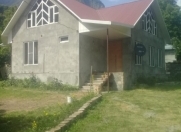 İcarəyə verilir 3 otaqlı 90 m2 həyət evi Qax