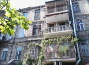 Satılır 2 otaqlı 55 m2 köhnə tikili Xalqlar Dostluğu m.