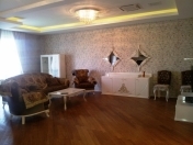 İcarəyə verilir 3 otaqlı 160 m2 yeni tikili Gənclik m.