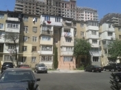 Satılır 1 otaqlı 35 m2 köhnə tikili Elmlər Akademiyası m.