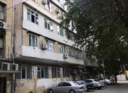 Satılır 4 otaqlı 120 m2 köhnə tikili Ayna Sultanova heykəli